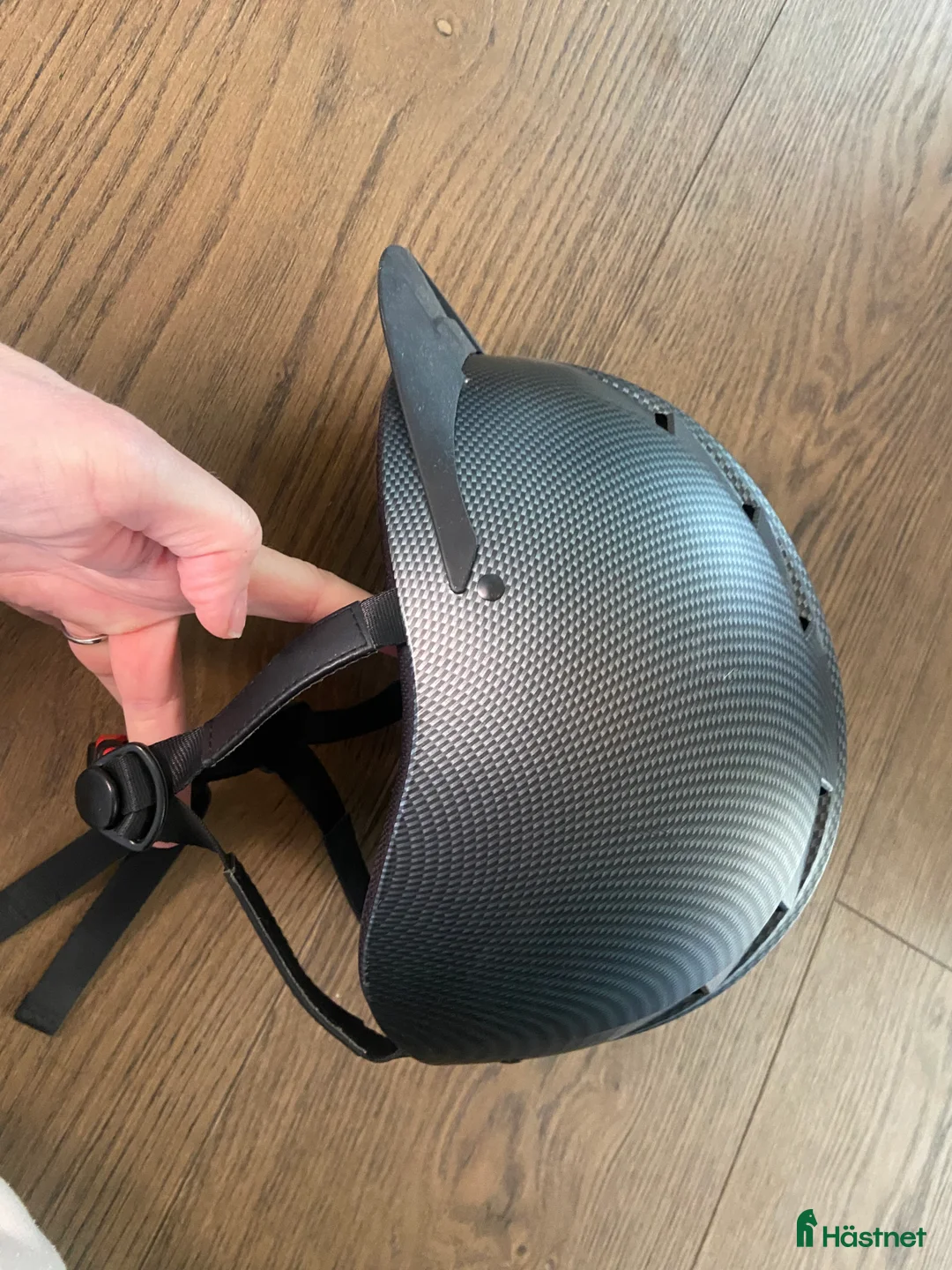 Hjälmar ryttarutrustning till salu: Ridhjälm lite använd.  i Varberg - Annons 1