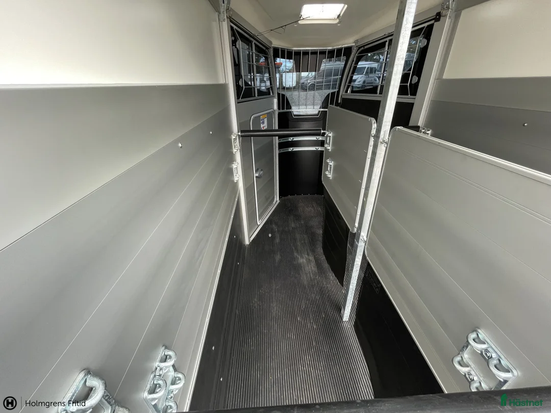 Hästtransporter  fordon & transport till salu: Hästsläp för 2 hästar med dubbla överluckor  i Västervik - Annons 7