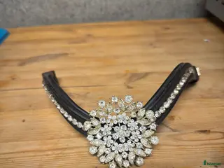 Övrig Hästutrustning hästutrustning till salu: Divoyh pannband svart stl ponny i Frösön - Annons 2