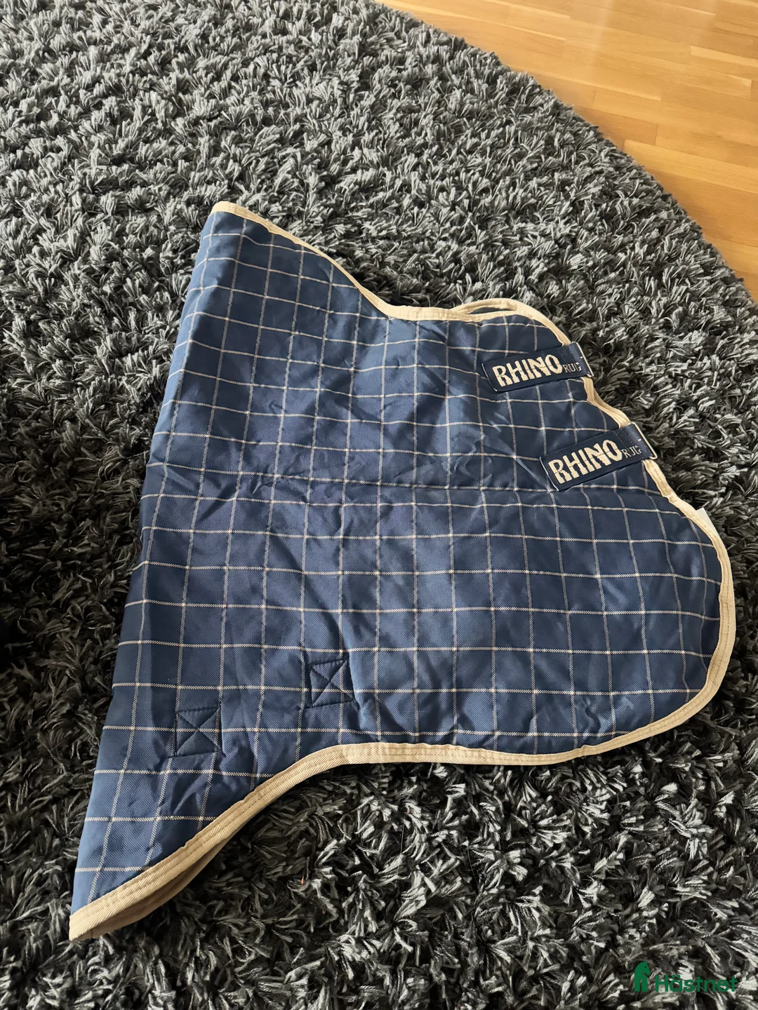 Täcken hästutrustning till salu: Rhino hals i Björklinge - Annons 1