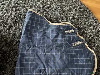 Täcken hästutrustning Rhino hals i Björklinge - Annons 15