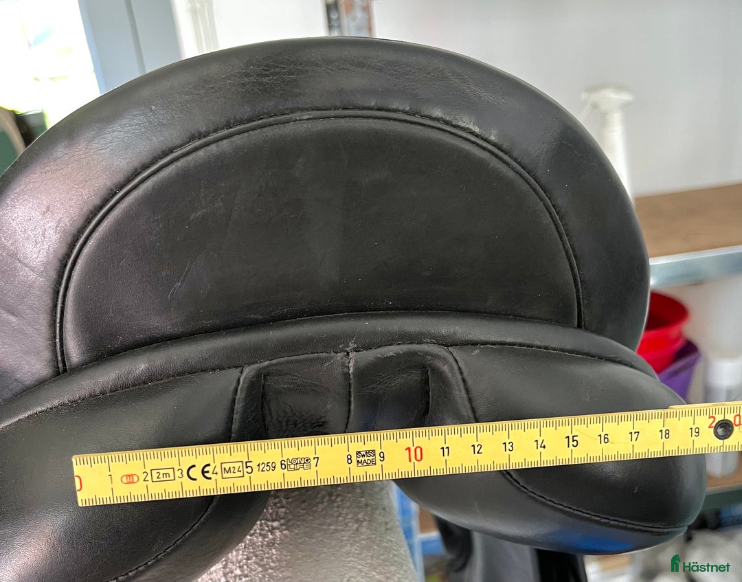 Sadlar hästutrustning till salu: Handmade Colbert Brothers Dressyr i Falköping - Annons 7