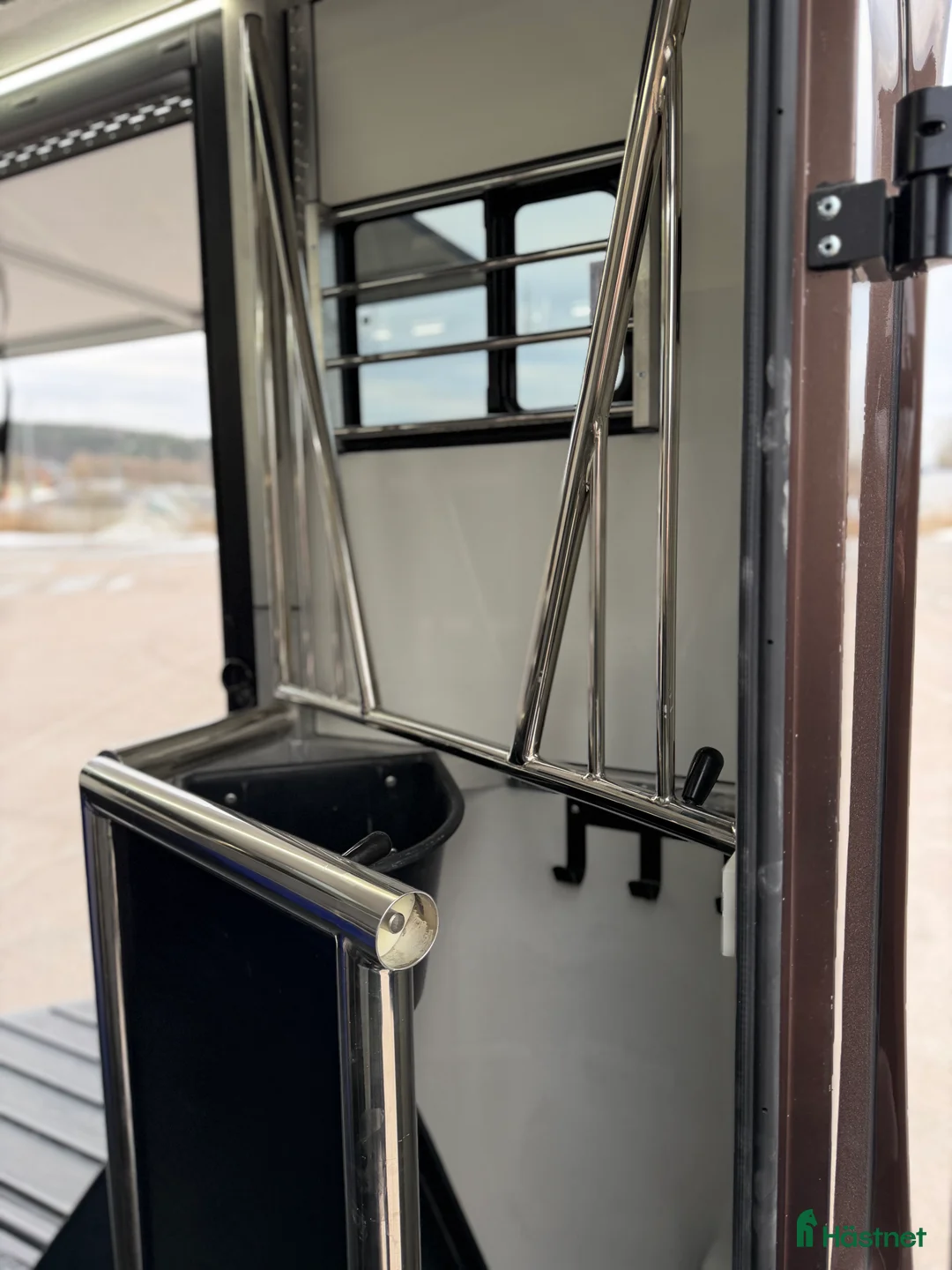 Hästlastbilar  fordon & transport till salu: Nybyggd Hästbuss med V-Galler i Partille - Annons 12