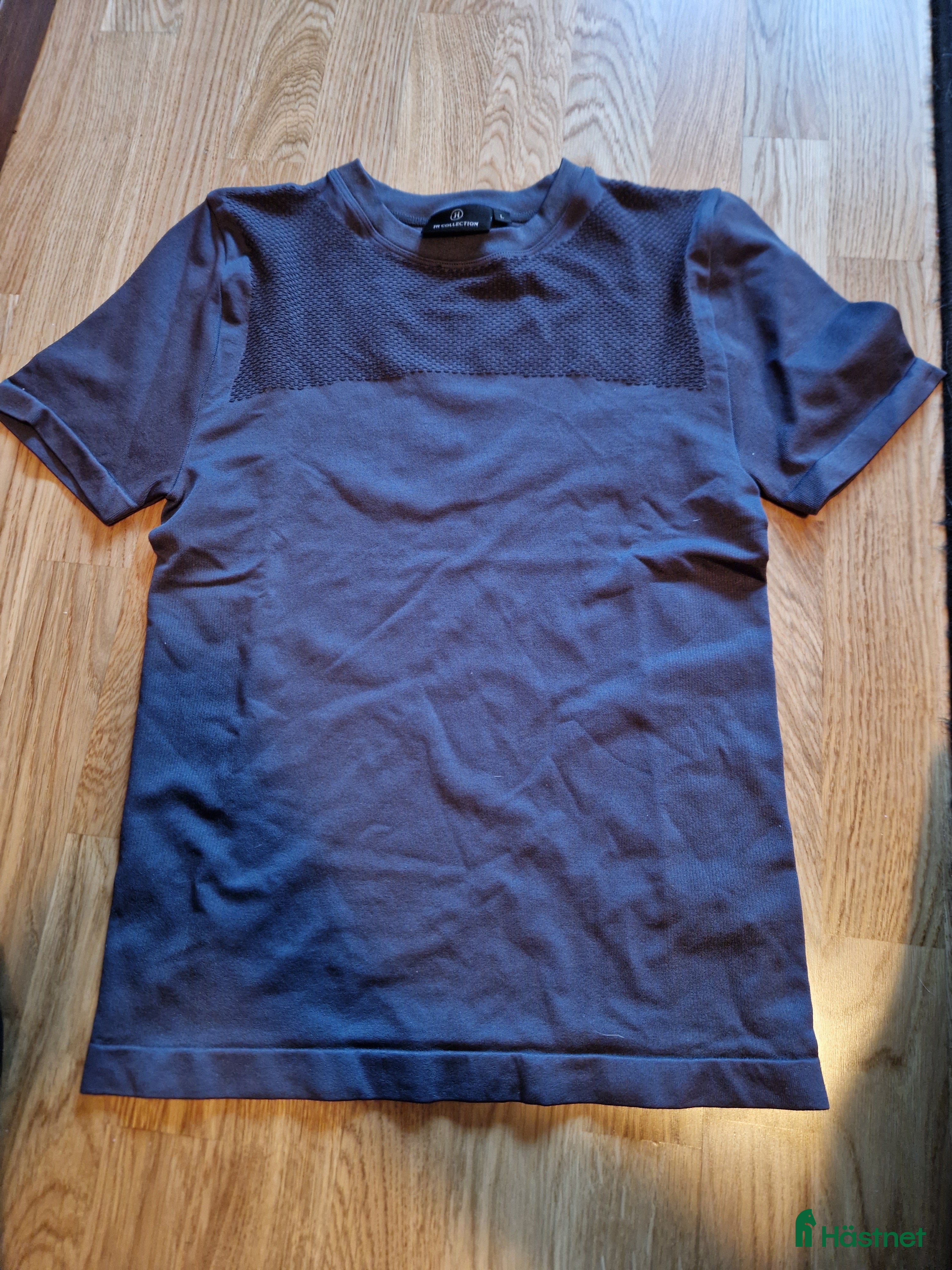 Övrigt Ridkläder ryttarutrustning till salu: Funktions T-shirt. Mörkgrå  i Hallstahammar - Annons 11