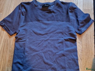 Övrigt Ridkläder ryttarutrustning till salu: Funktions T-shirt. Mörkgrå i Hallstahammar - Annons 24