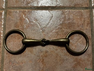 Bett hästutrustning till salu: Tvådelat bett i Sigtuna - Annons 17