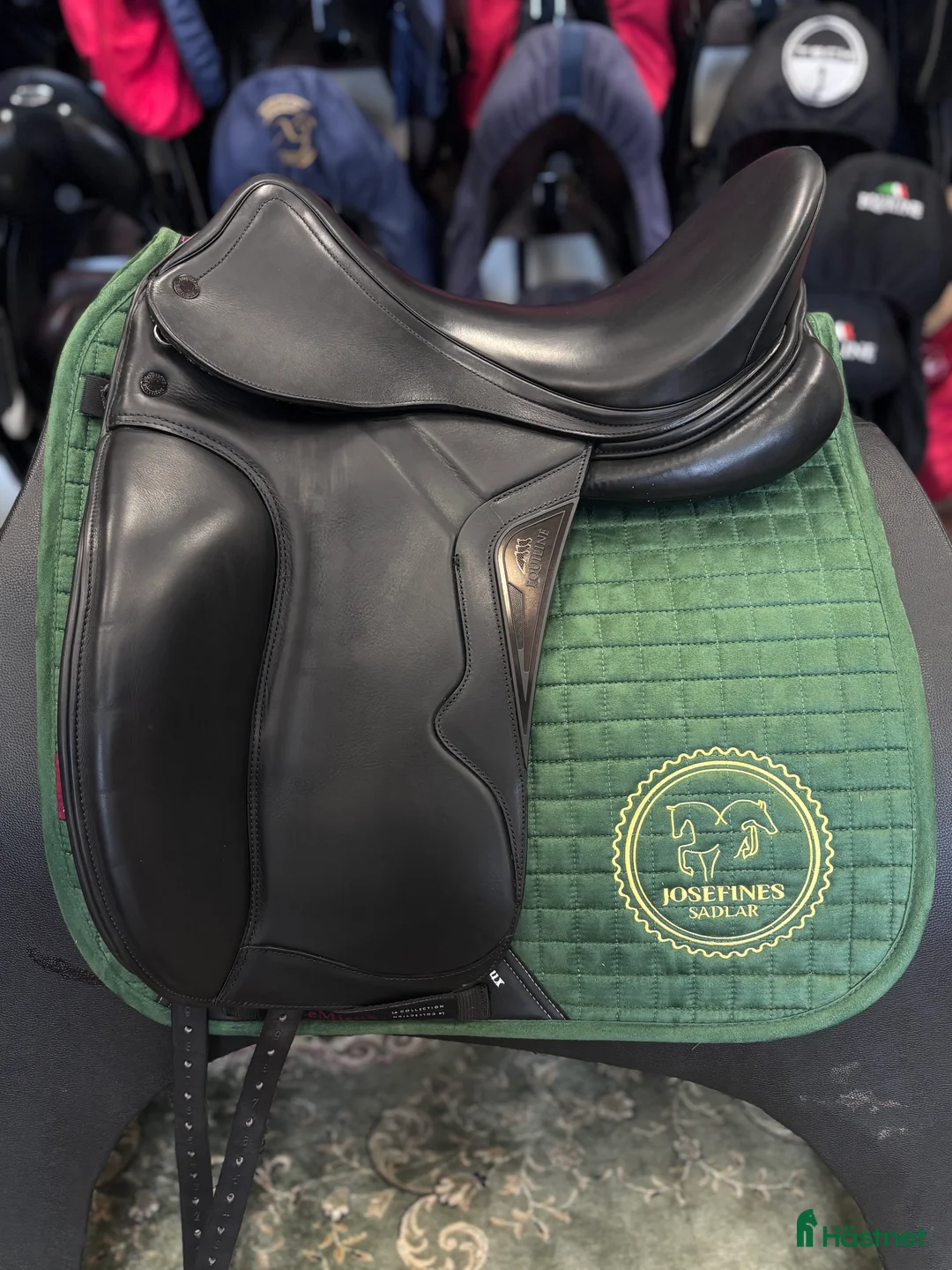 Sadlar hästutrustning till salu: Equiline Shyny i Hova - Annons 1