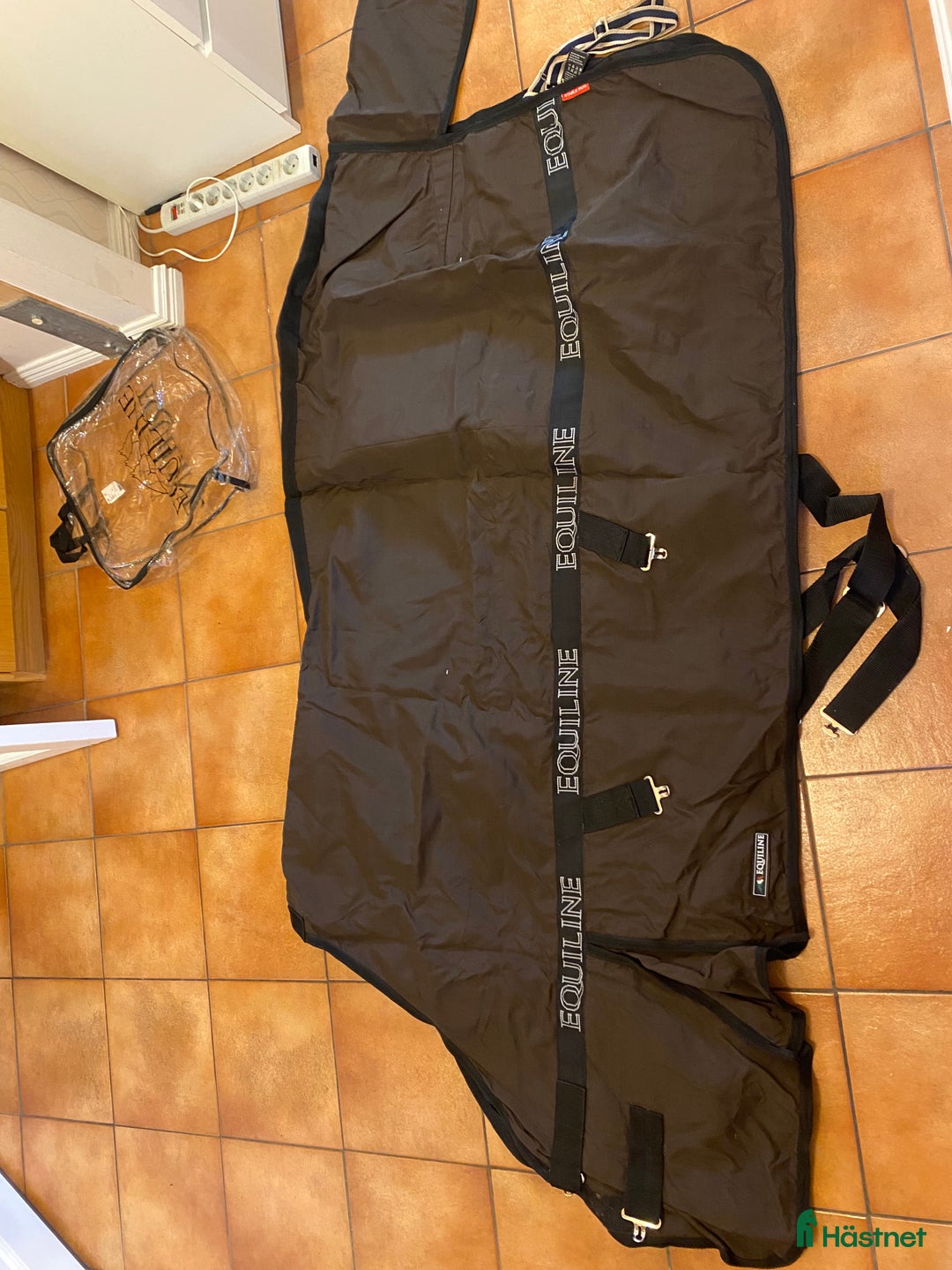 Täcken hästutrustning till salu: Täcken i Huskvarna - Annons 1