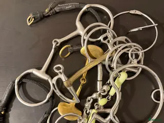 Övrig Hästutrustning hästutrustning Blandade bett i fint skick – flera modeller i Värmdö - Annons 9