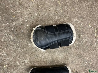 Benskydd hästutrustning till salu: Svarta damasker i Landsbro - Annons 16