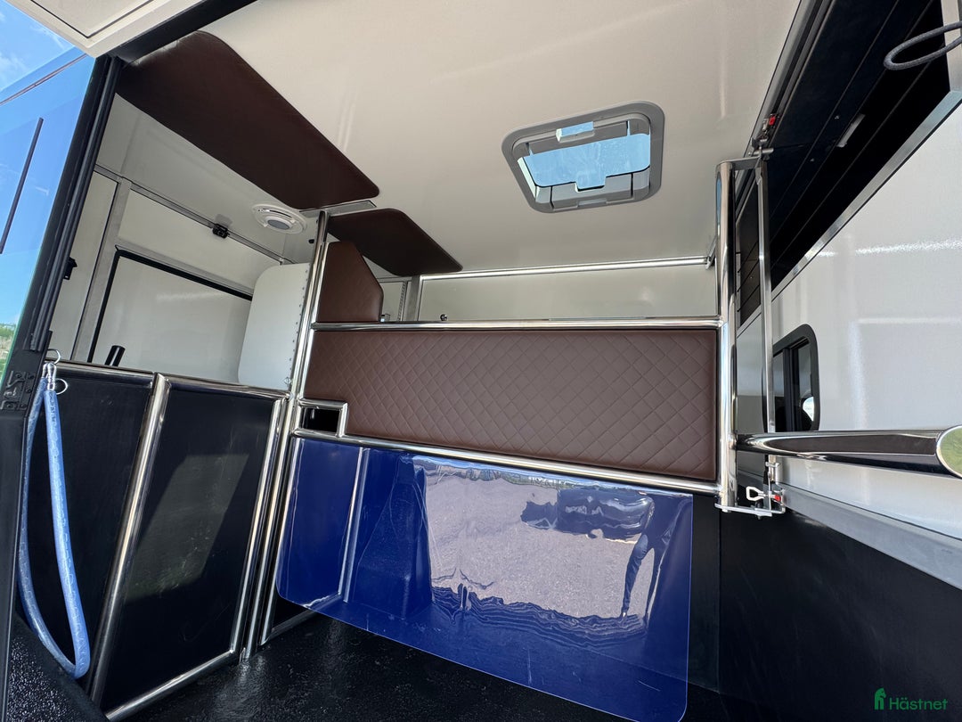 Hästlastbilar  fordon & transport till salu: Nybyggd Hästbuss Renault Master i Partille - Bild 17
