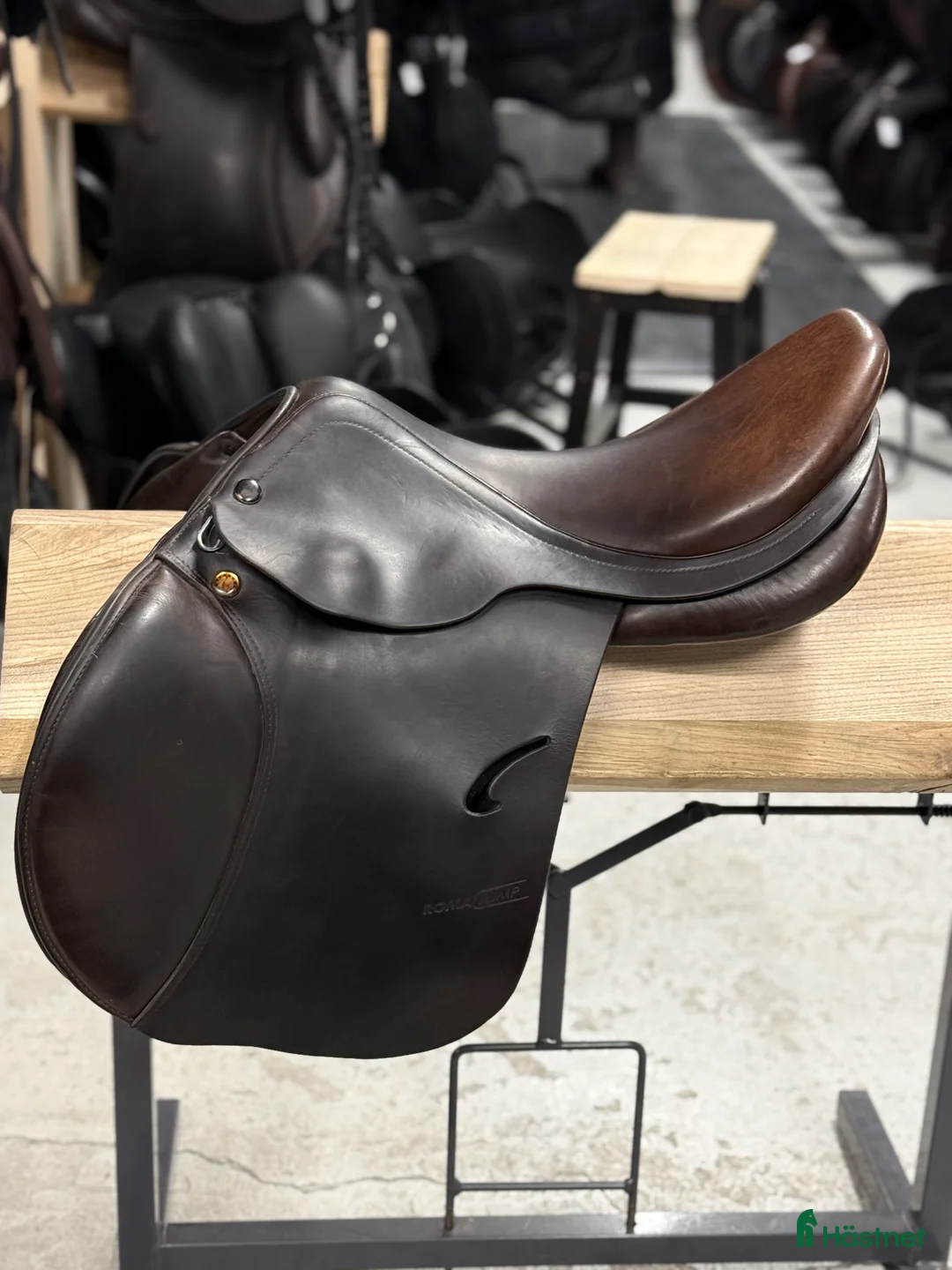 Sadlar hästutrustning till salu: Prestige Roma hoppsadel 17/35 i Värmdö - Annons 1