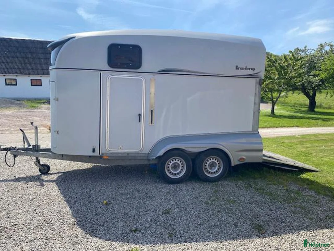 Hästtransporter  fordon & transport till salu: Thule Premium -15 i Båstad - Annons 2
