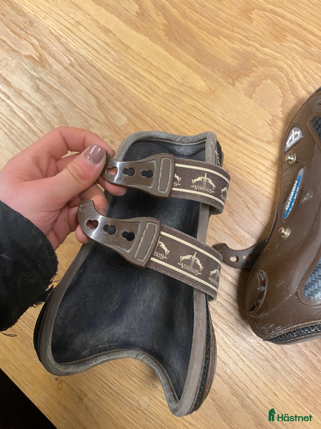 Benskydd hästutrustning till salu: Veredus framskydd  i Västerljung - Annons 4