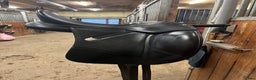 Sadlar hästutrustning till salu: Isabell Werth Bates Cair sadel dressyr i Åkers Styckebruk - Annons 2