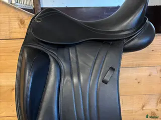 Sadlar hästutrustning Dressyrsadel i nyskick - Annons 14