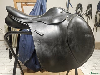 Sadlar hästutrustning till salu: Jeremy Rudge hoppsadel i Södertälje - Annons 4