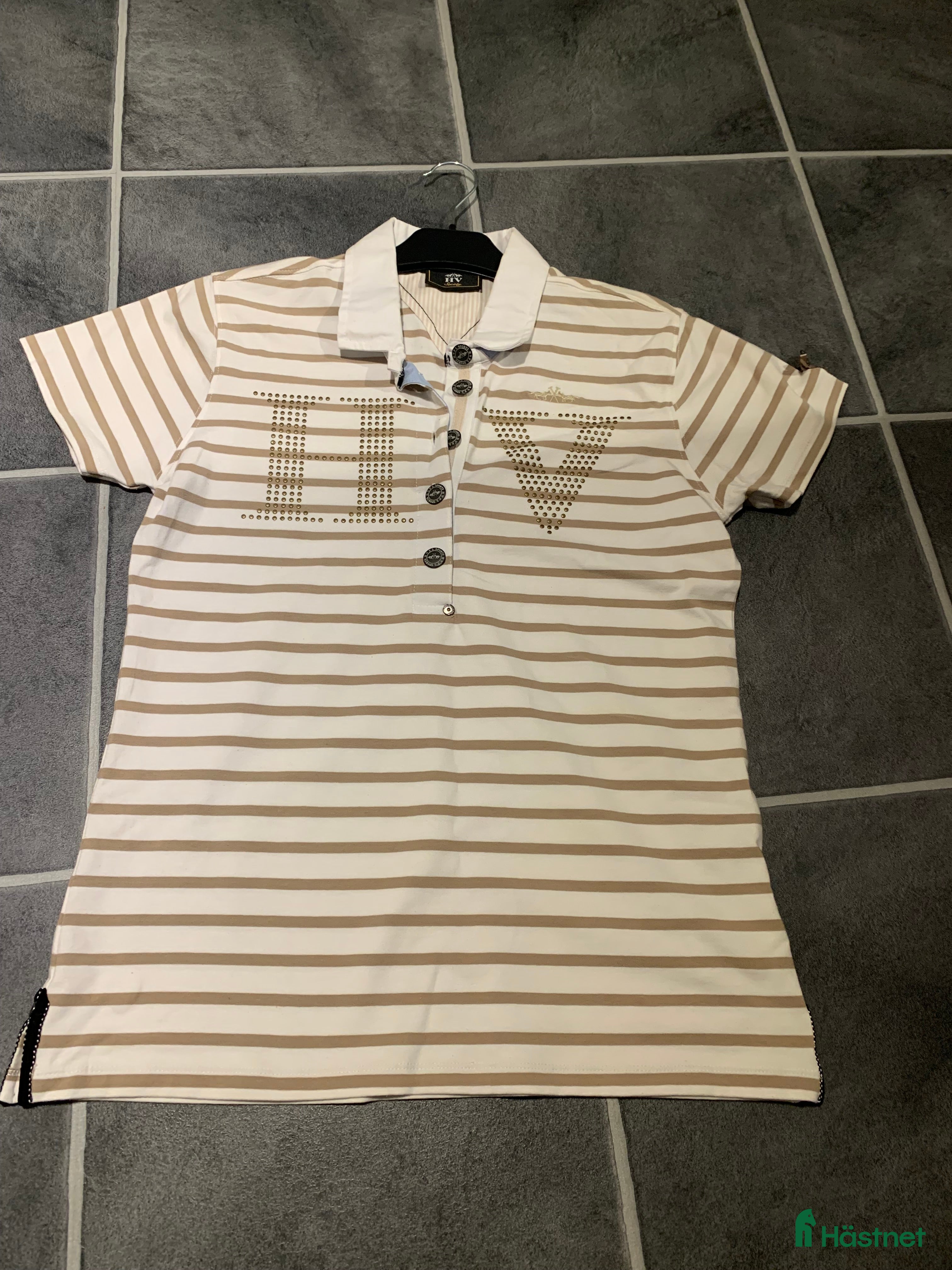 Övrigt Ridkläder ryttarutrustning till salu: HV Polo pikétröja  i Floby - Annons 24