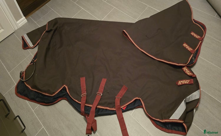 Täcken hästutrustning till salu i Ekerö - Annons 10