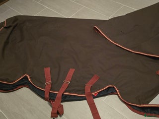 Täcken hästutrustning till salu: Amigo Bravo med hals i Ekerö - Annons 4