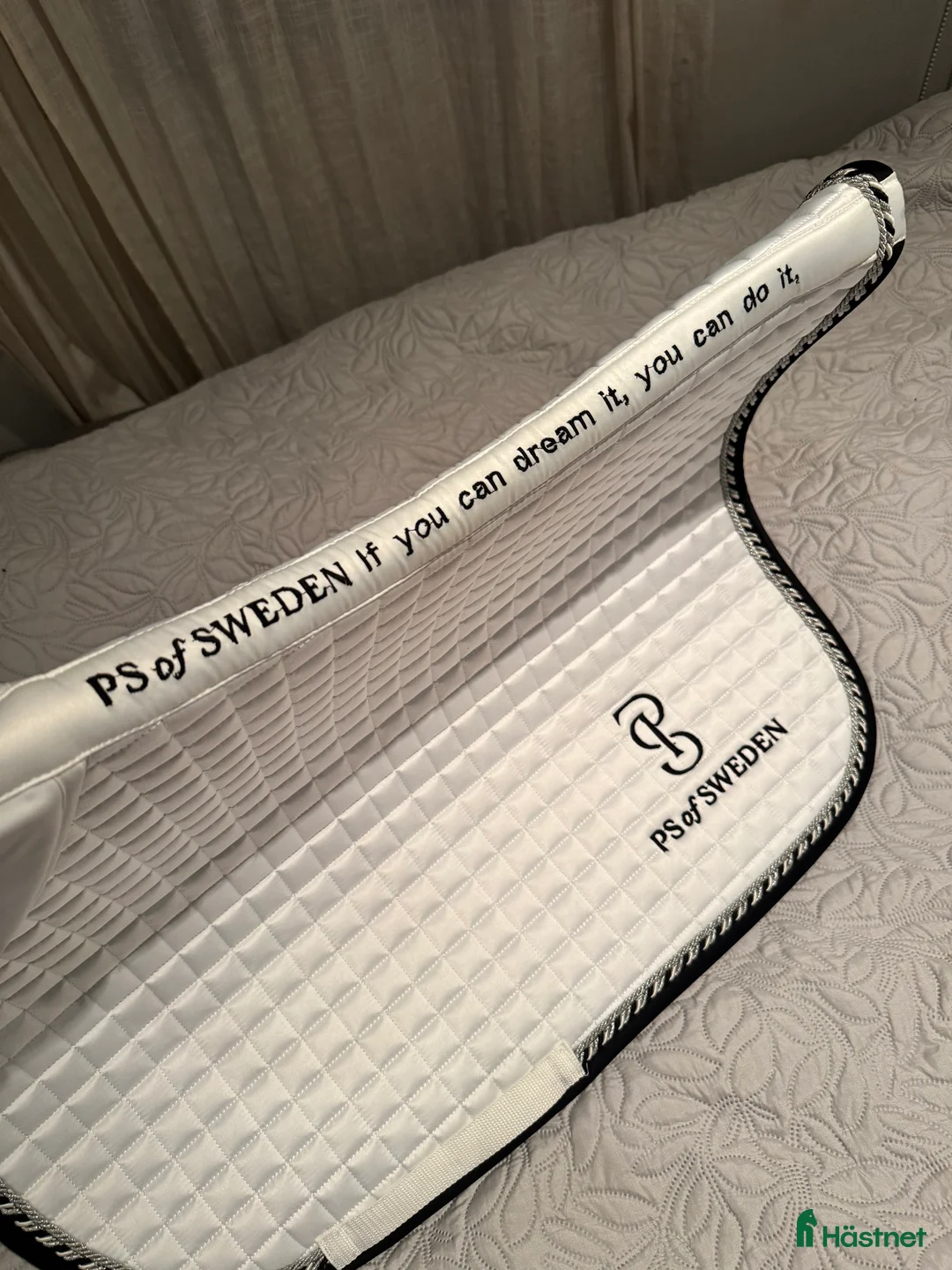 Schabrak & Vojlockar hästutrustning till salu: Säljer 2 stycken ps of sweden schabrak  i Hajom - Annons 1