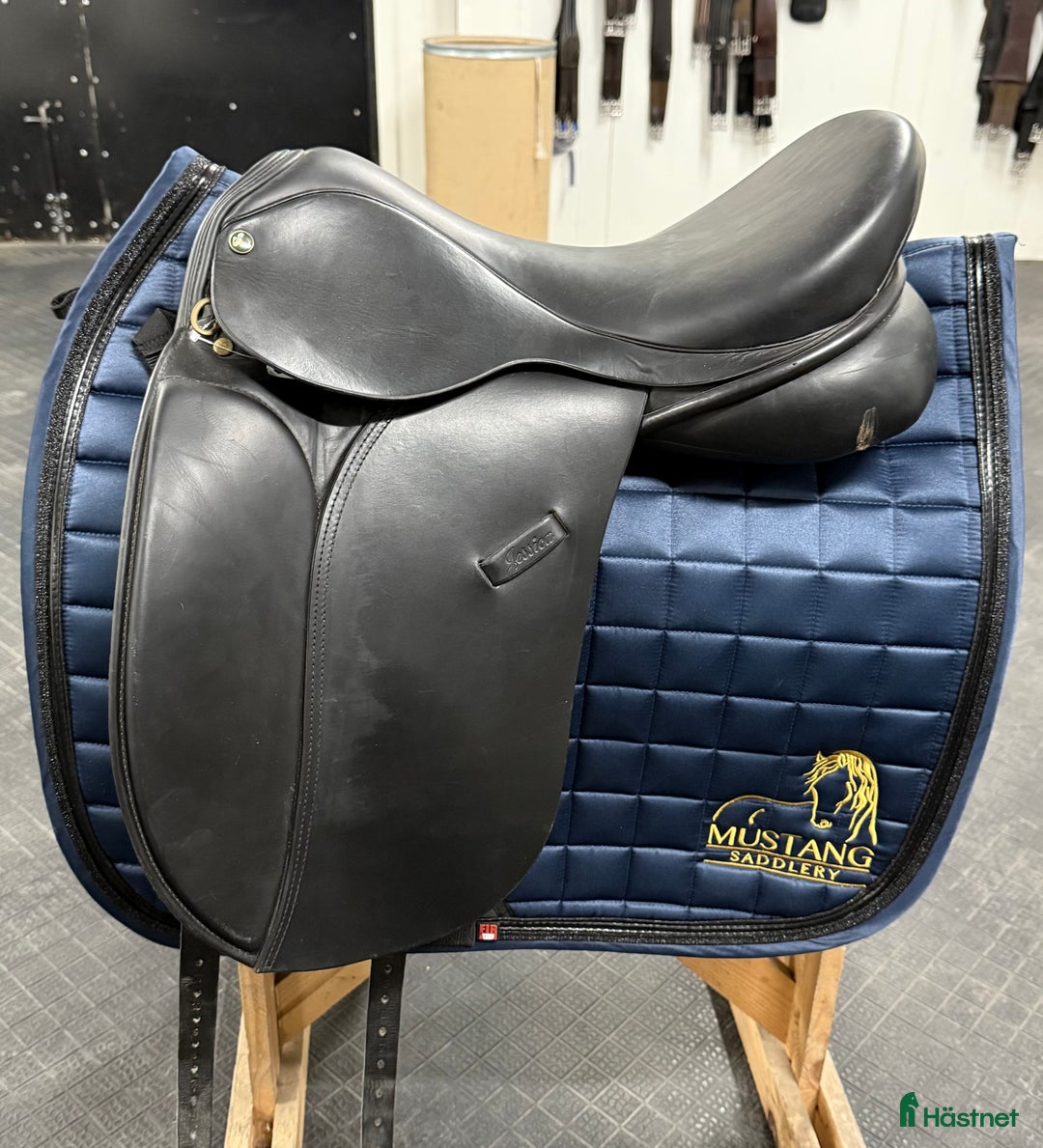 Sadlar hästutrustning till salu: REA! 30% Ideal Jessica Dressyr  i Knivsta - Annons 1