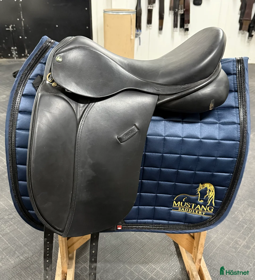 Sadlar hästutrustning till salu: REA! 30% Ideal Jessica Dressyr  i Knivsta - Annons 1