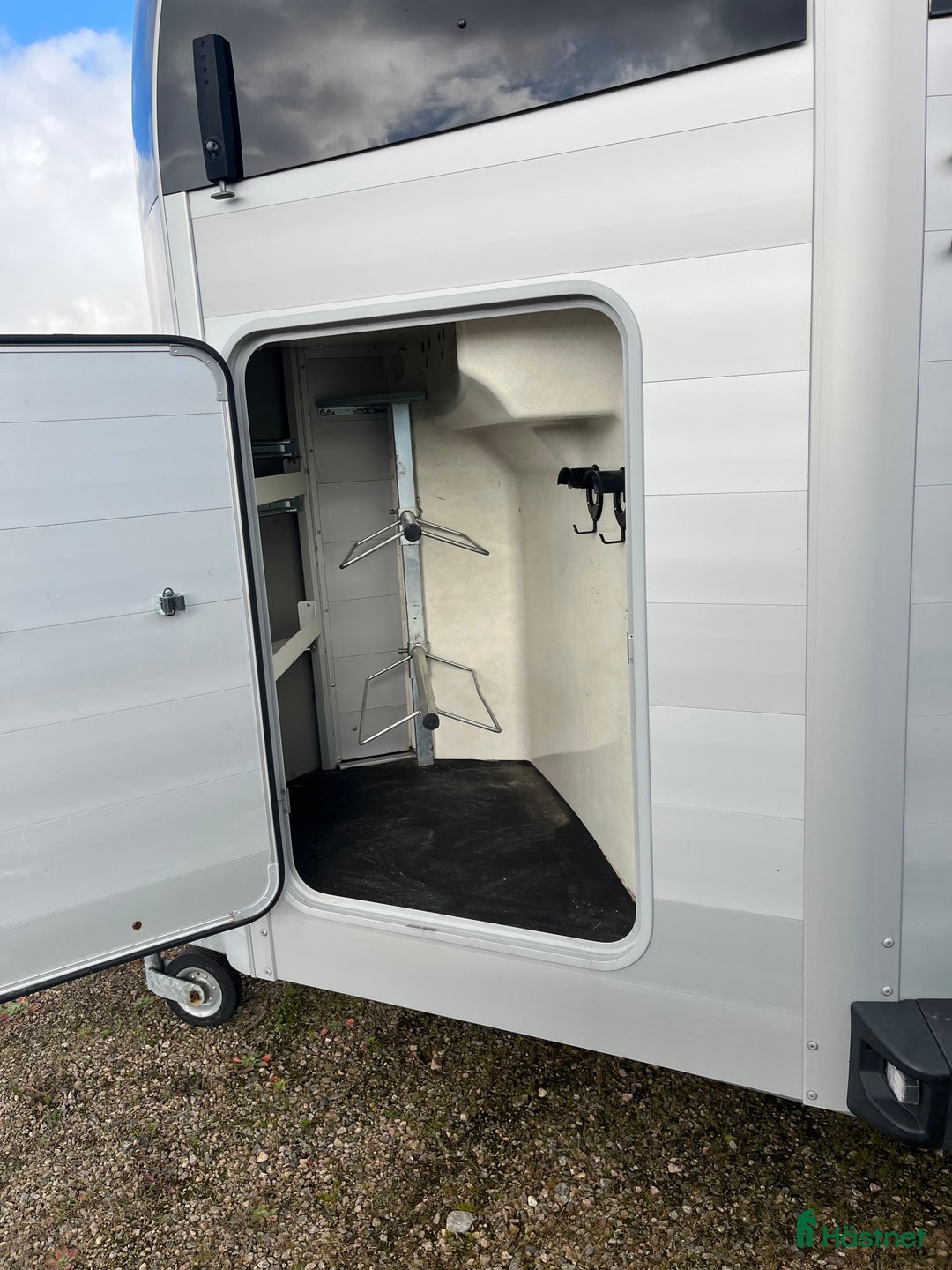 Hästtransporter  fordon & transport till salu: Ifor Williams HBX 506 Sadelkammare i Klippan - Annons 3