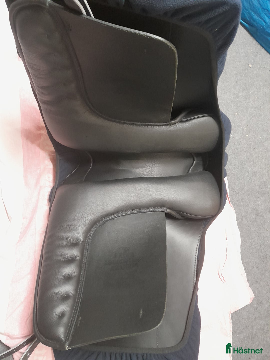 Sadlar hästutrustning till salu: Ny dressyr/WE sadel 16 tum i Vikbolandet - Annons 10