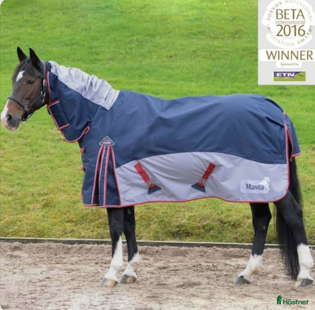 Täcken hästutrustning till salu: Fieldmasta 200 g storlek 140 i Järna - Annons 11