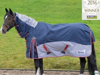 Täcken hästutrustning till salu: Fieldmasta 200 g storlek 140 i Järna - Annons 1