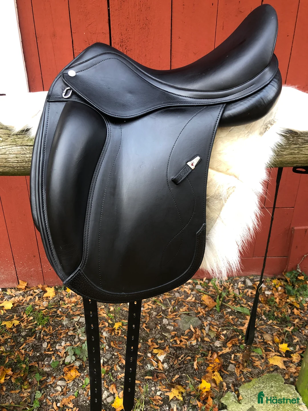 Sadlar hästutrustning till salu: Svart Equipe Olympia i nyskick! - Annons 1