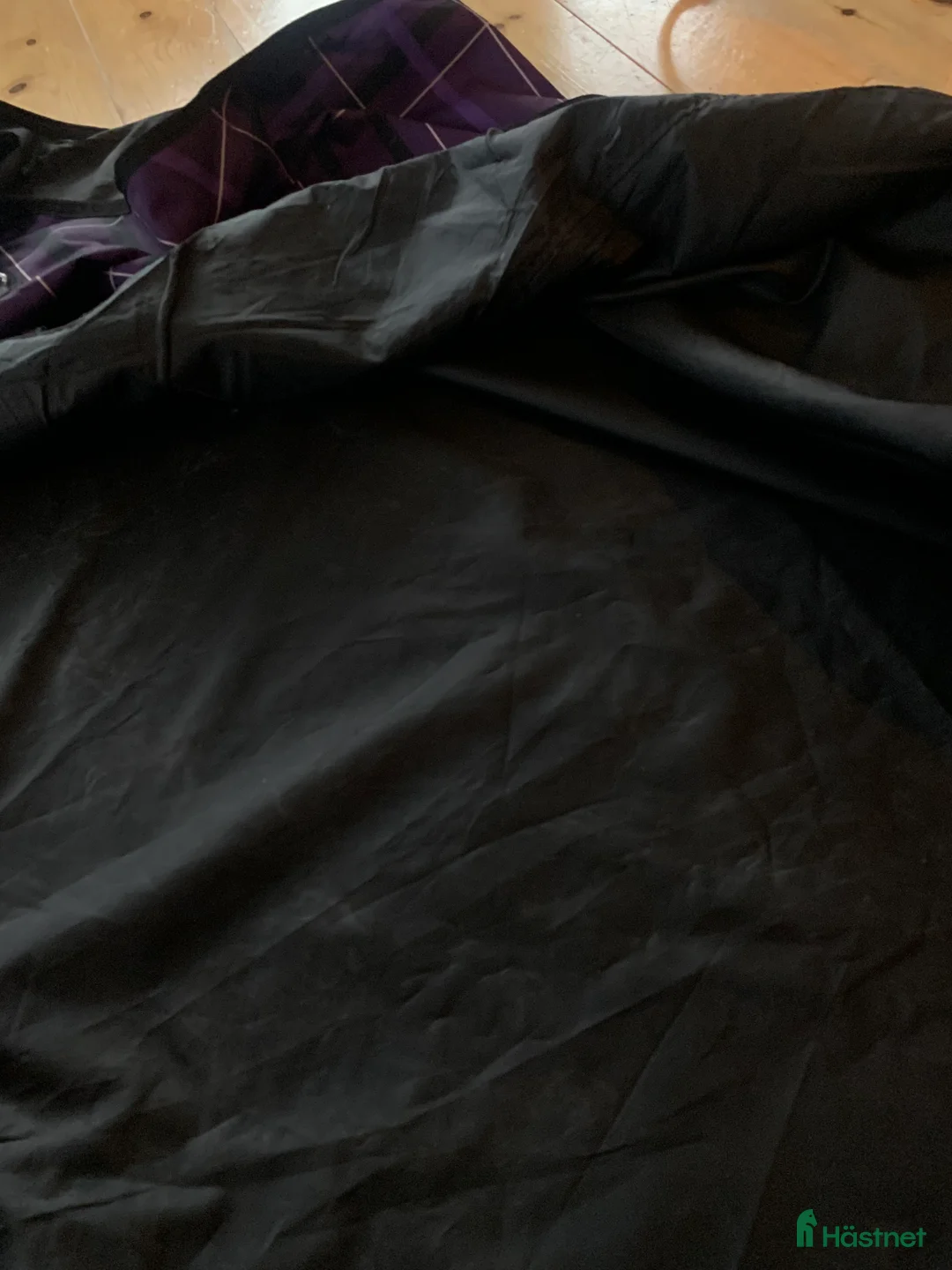 Täcken hästutrustning till salu: 🐴 OneHorse 1200D Regntäcke – 145 cm - Annons 6