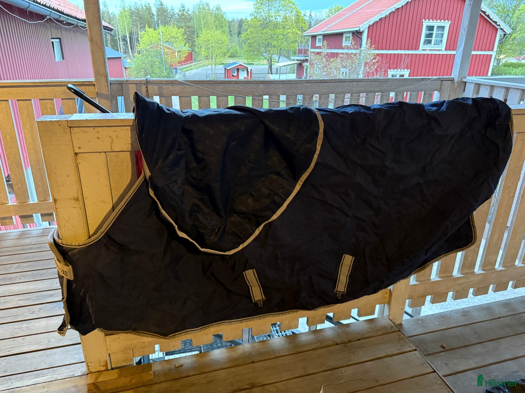 Täcken hästutrustning till salu: Celtic light stable rug i Bollnäs - Annons 2