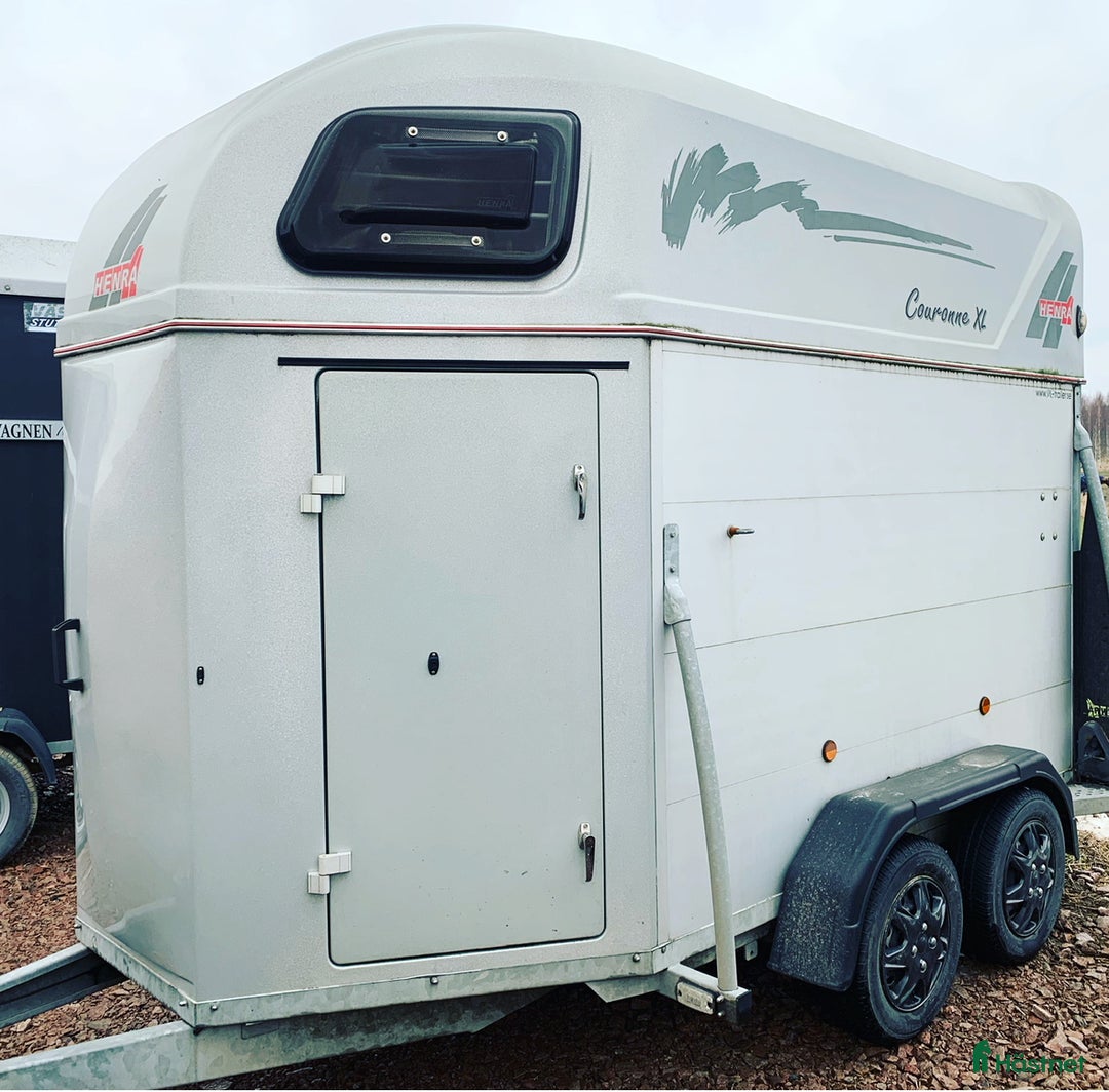 Hästtransporter  fordon & transport till salu: Henra Couronne XL i Munsö - Annons 1