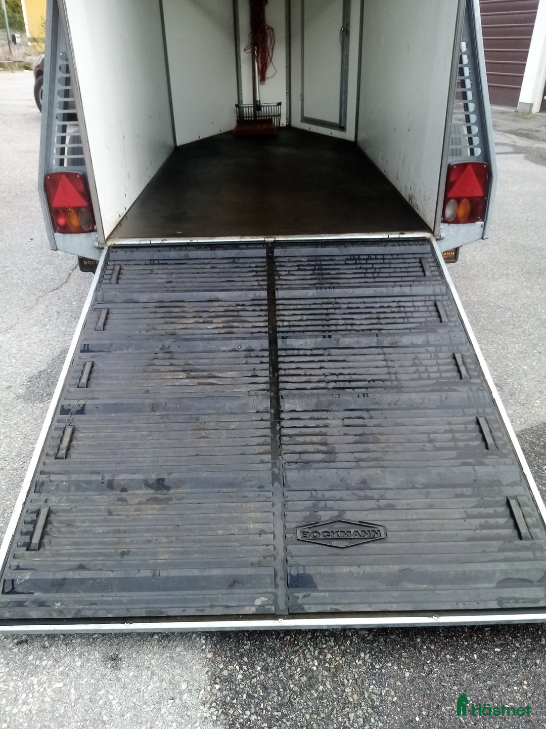 Hästtransporter  fordon & transport till salu: Hästsläp Böckmann Uno (för en häst). i Järfälla - Annons 2