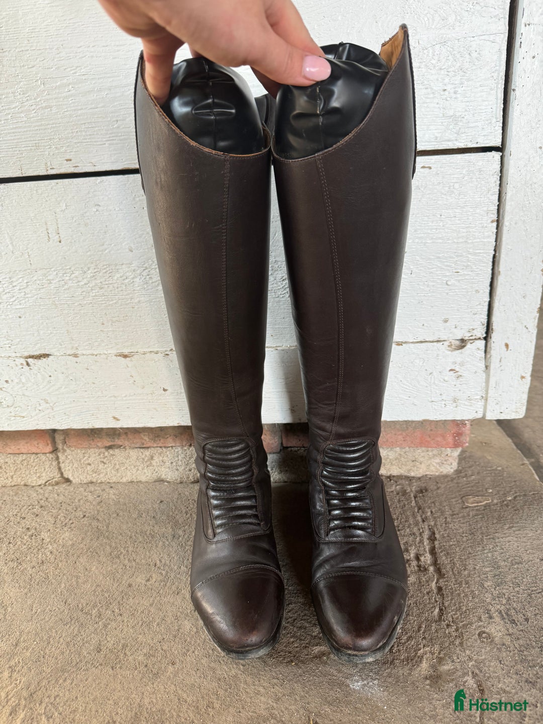 Ridstövlar ryttarutrustning till salu: Bruna ridstövlar  i Lidköping - Annons 1