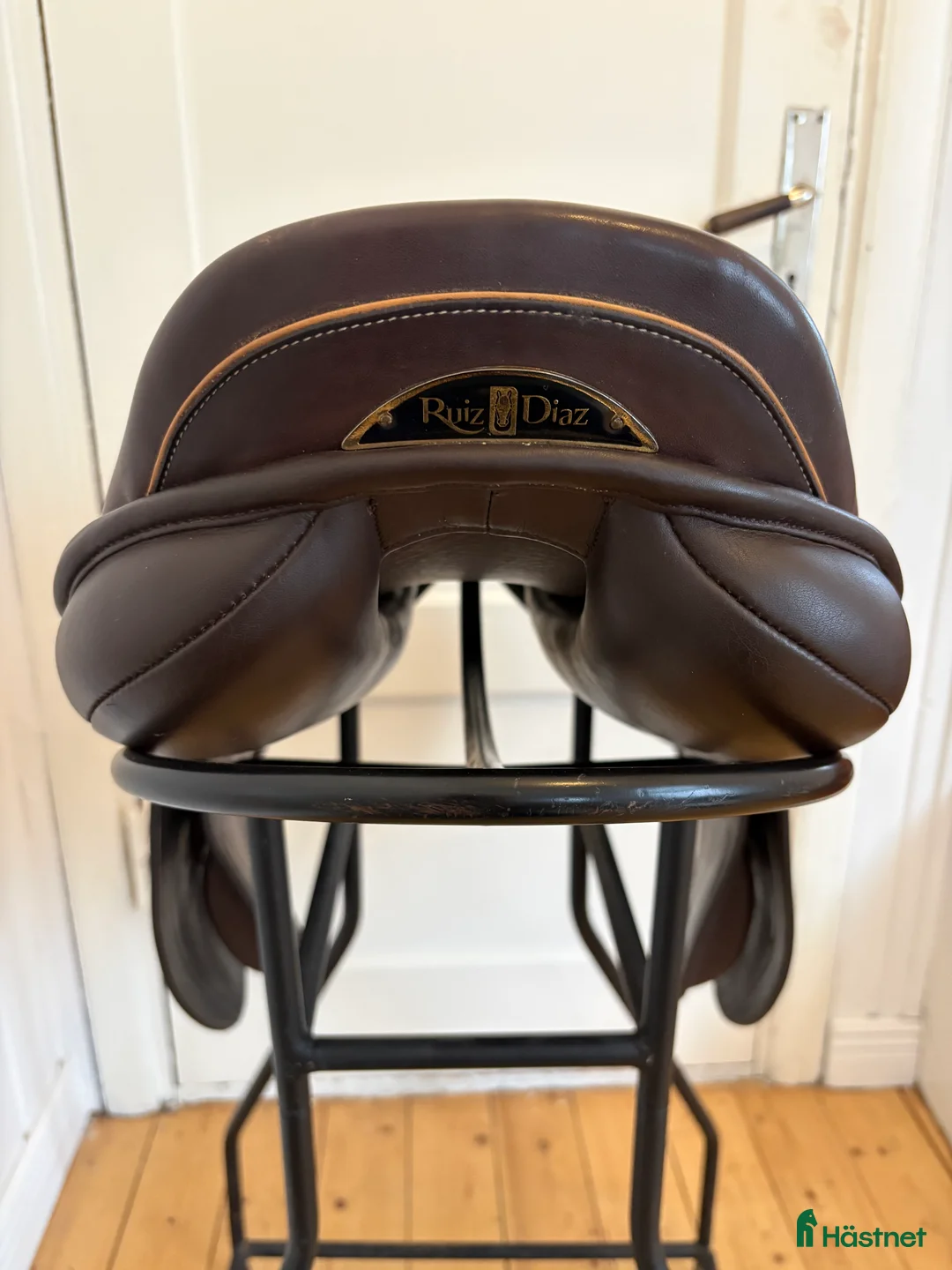 Sadlar hästutrustning till salu: Lippo Fazzino 17,5” i Ludvika - Annons 6