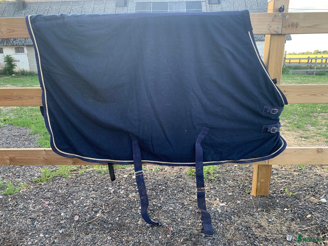 Täcken hästutrustning till salu: Jacson ull/fleecetäcken och nya Anky lindor i Vellinge - Annons 3
