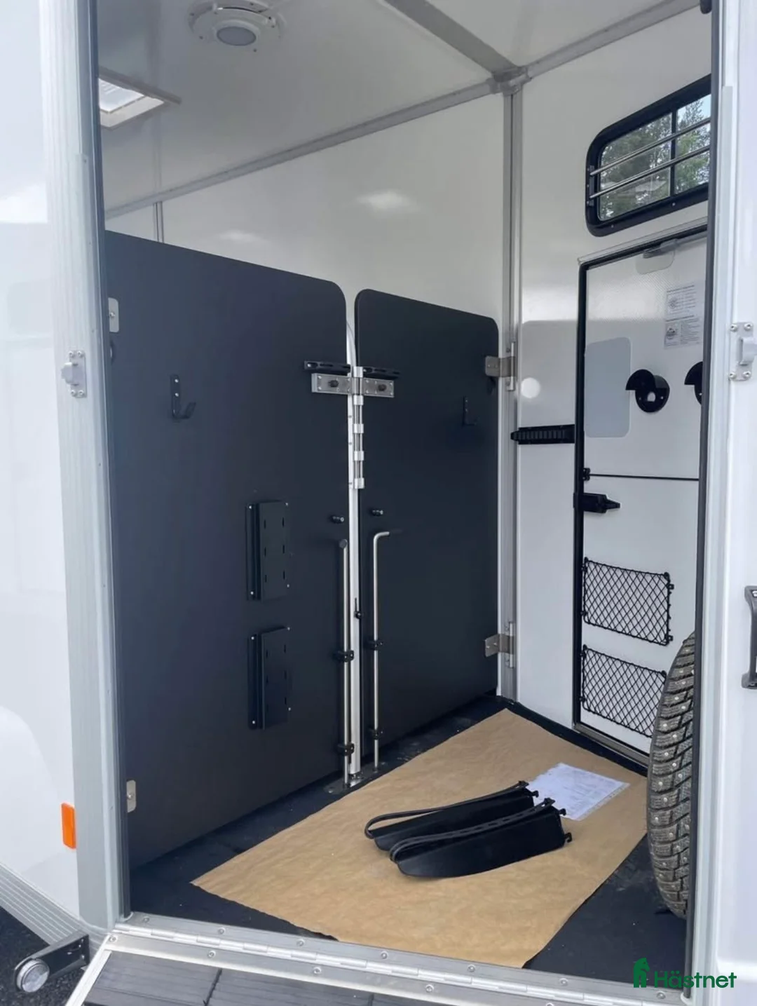 Hästtransporter  fordon & transport till salu: Umesläp B50 i nyskick  - Annons 7