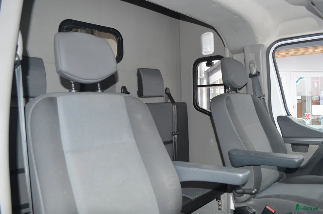 Hästlastbilar  fordon & transport till salu: Horsepartner 2019 5-sits Bominredning i Kvicksund - Annons 7