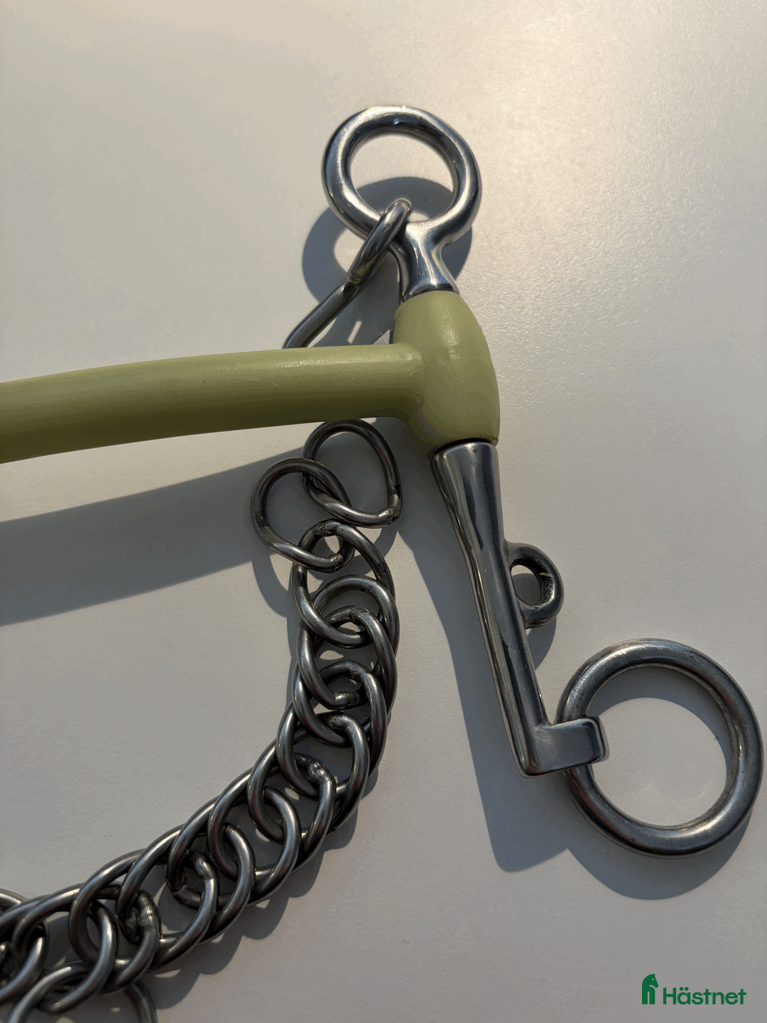 Bett hästutrustning till salu: Globus softbit kandarstång med äppelsmak - Annons 3