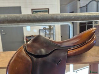 Sadlar hästutrustning till salu: Fin bute hoppsadel i Nyköping - Annons 15