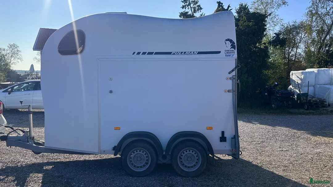 Hästtransporter  fordon & transport till salu: 1,5 hästarssläp för B-körkort - Annons 2
