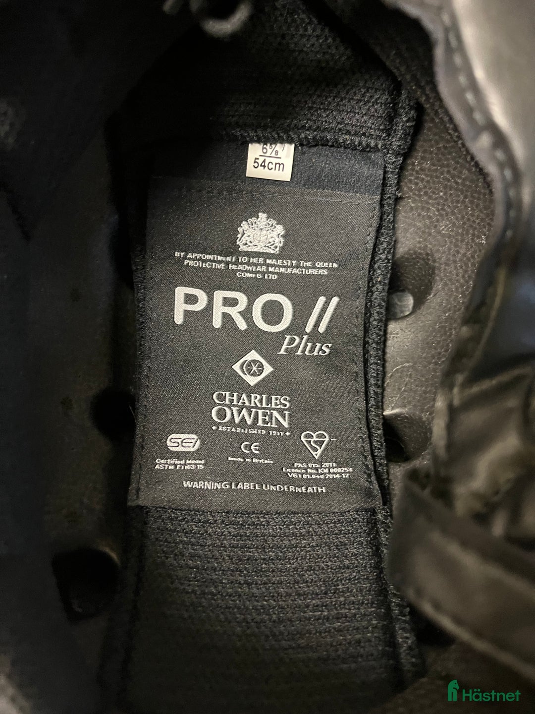 Hjälmar ryttarutrustning till salu: Charles Owen pro 2 plus  i Huddinge - Annons 3