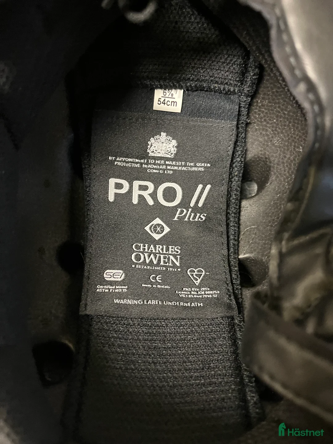 Hjälmar ryttarutrustning till salu: Charles Owen pro 2 plus  i Huddinge - Annons 3