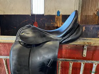 Sadlar hästutrustning till salu: Kentaur dressyrsadel - Annons 3