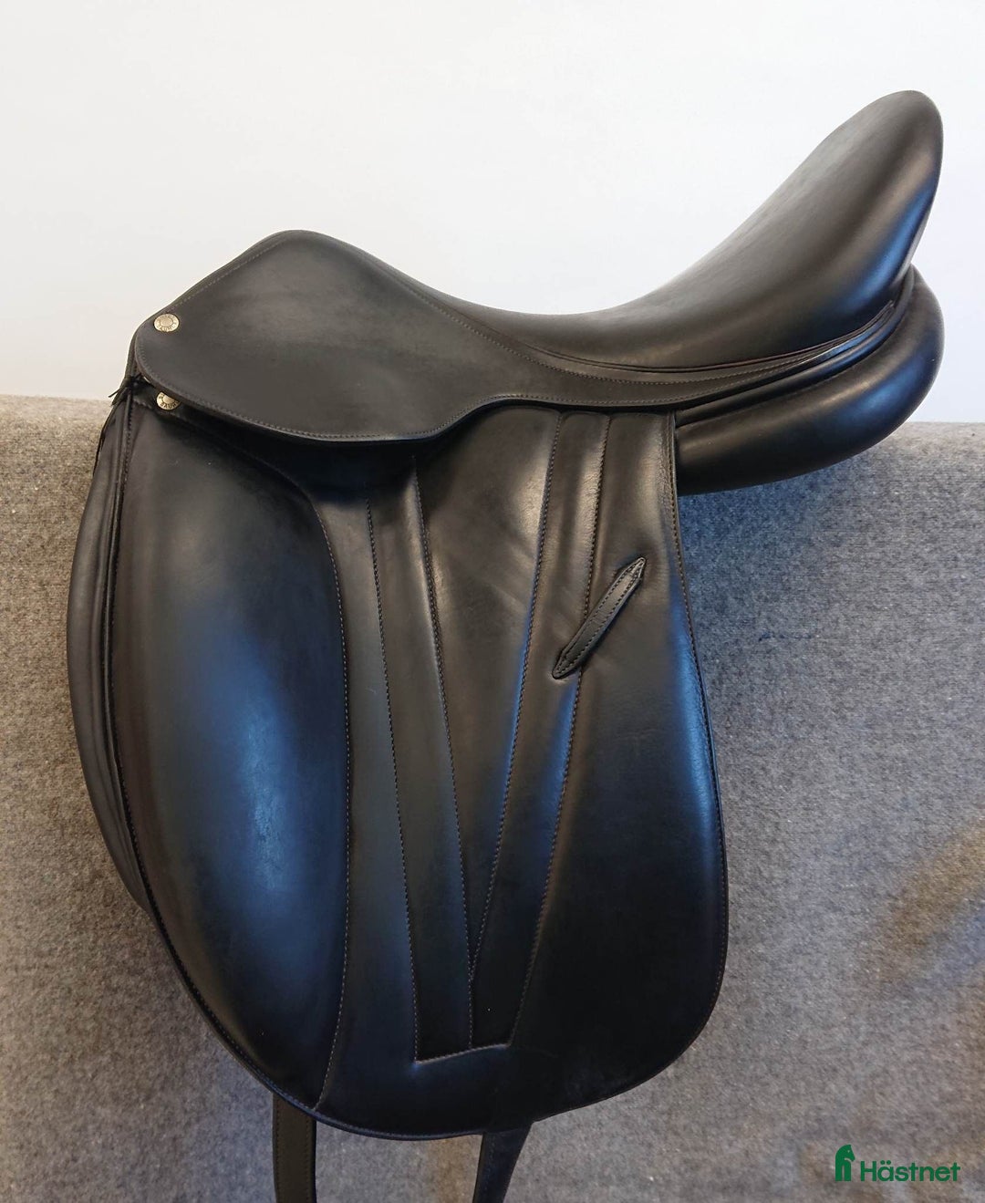 Sadlar hästutrustning till salu: Butet dressyrsadel i Färnäs - Annons 2