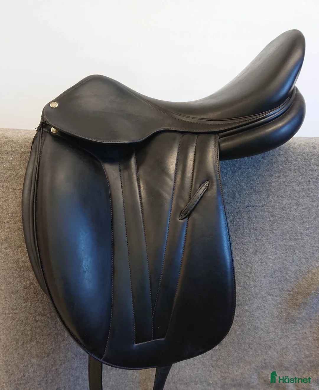 Sadlar hästutrustning till salu: Butet dressyrsadel i Färnäs - Annons 2
