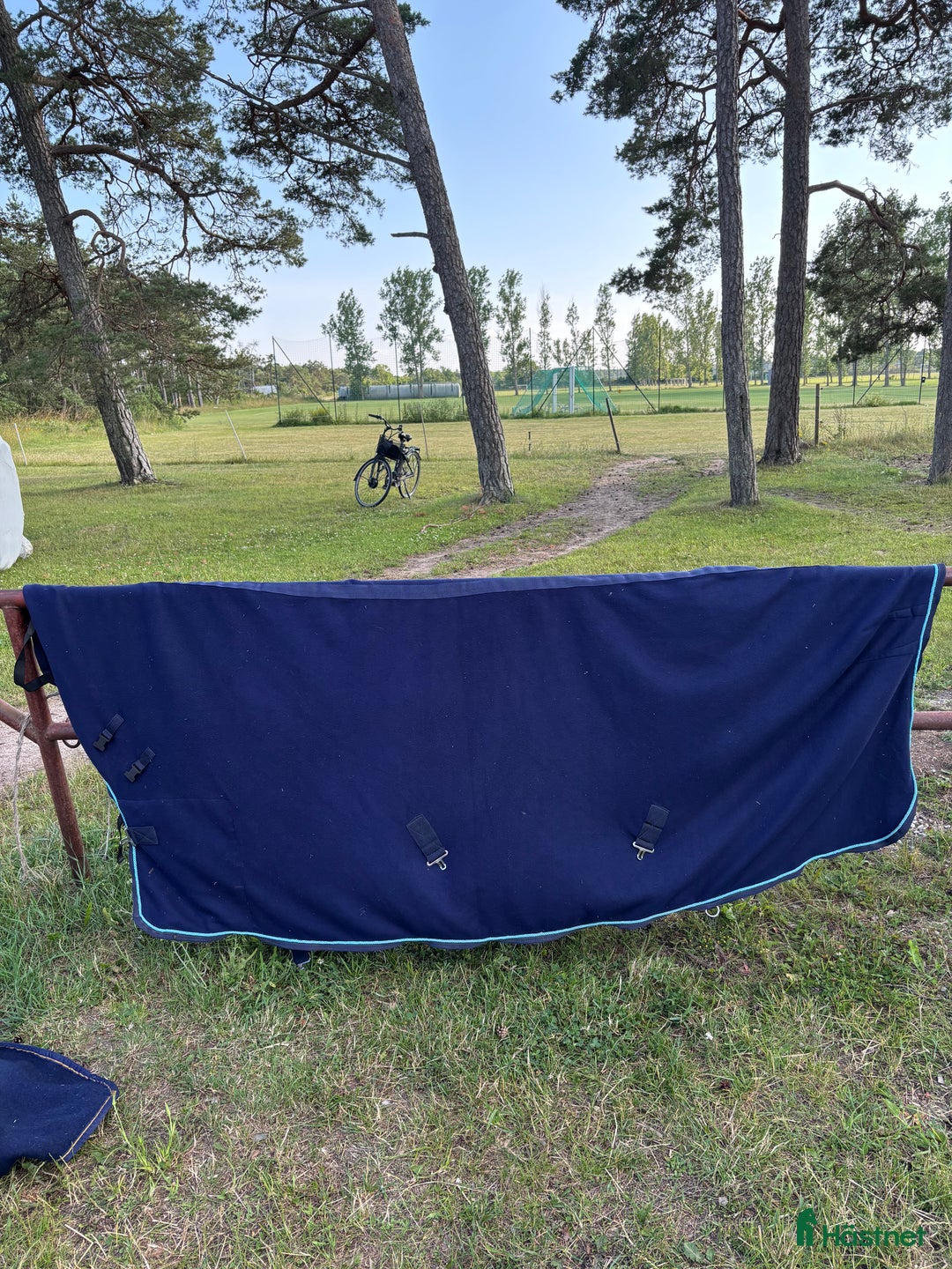 Täcken hästutrustning till salu: Fleccetäcken i Visby - Annons 1